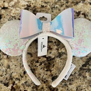 NWT Disney Parks Iridescent Minnie Ears Headband